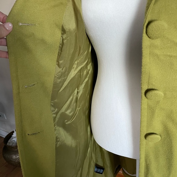 Chartreuse long coat! - Picture 2 of 5
